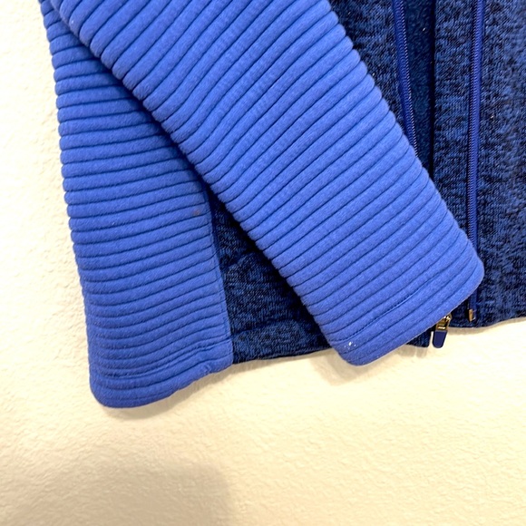 Woman’s light jacket in blue by Land’s End - Picture 6 of 7